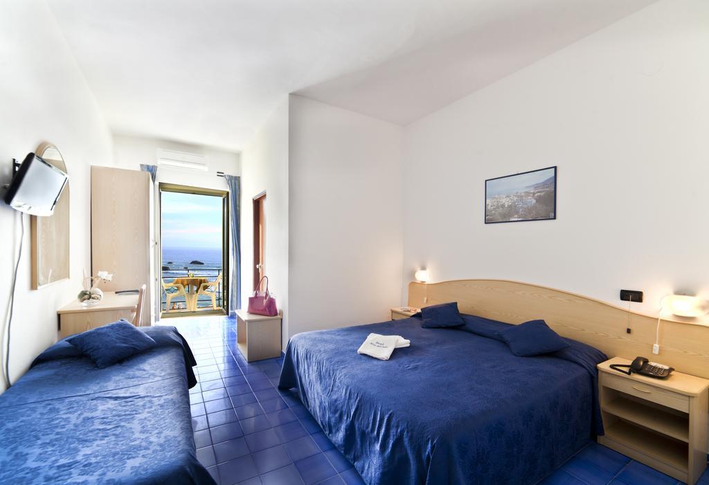 Hotel Riva Del Sole Forio  Room photo